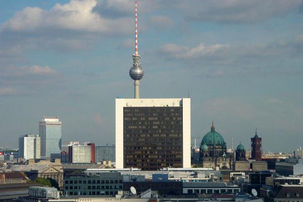 Foto van View on former East Berlin from the ReichstagBerlijn - Duitsland