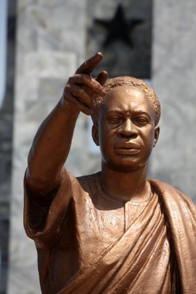 Close-up of the head of Kwame Nkrumah at his mausoleum | Kwame Nkrumah Mausoleum | Ghana