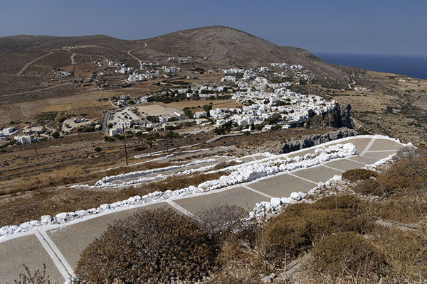 The trail leading from Chora to the Panagia church above | Folegandros | Greece