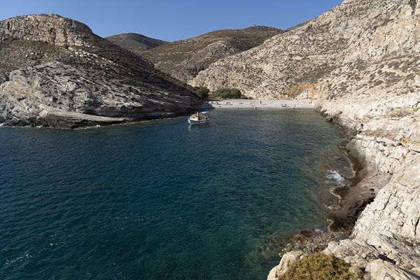 Foto de Grecia (View of the small bay and beach of Libadaki)