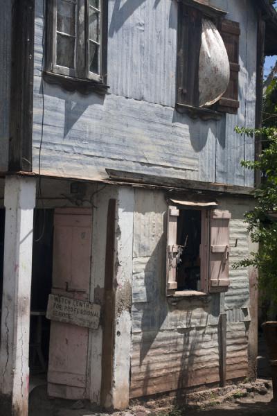 Picture of Typical house with corrugated walls in Grenville