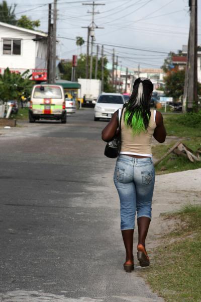 Foto di Colourful hairs are common in GuyanaGuyanesi - Guyana