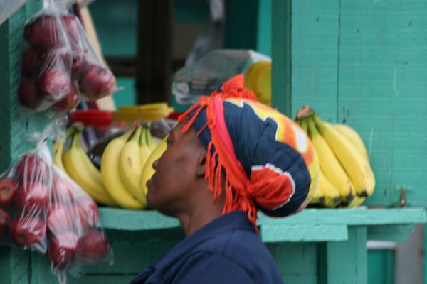 Picture of Talking with a vendor in the market of La CeibaLa Ceiba - Honduras
