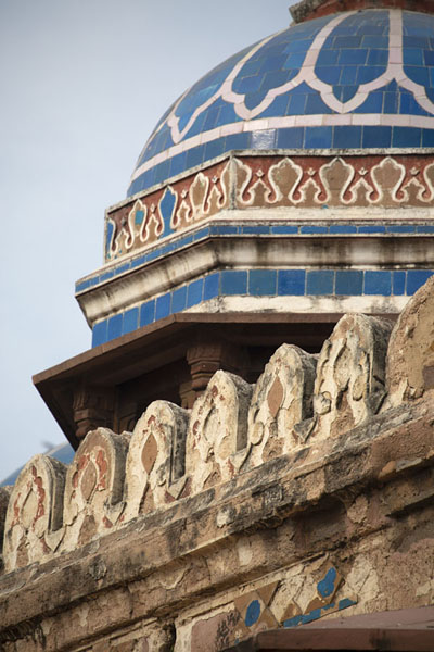 Picture of Decorated roof of Isa Khan's mausoleum