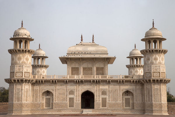 Picture of Itimad ud-Daulah (India): Looking at Itimad-ud-Daulah from the west side