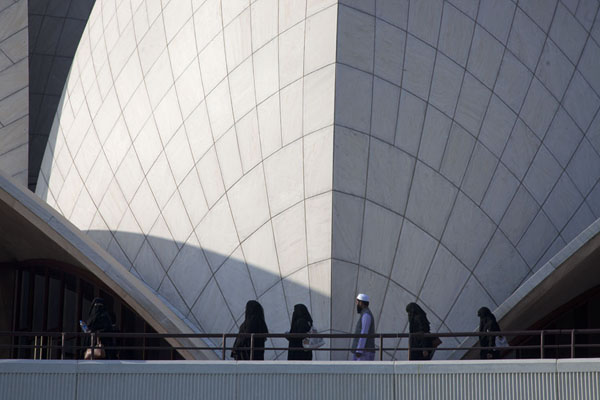 Picture of Muslims walking at the upper level of the Lotus Temple