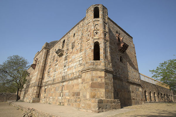Picture of Jamali Kamali mosque seen from a corner