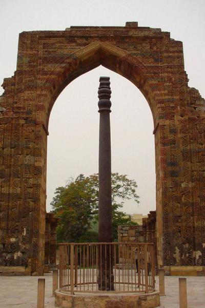 The iron pillar at Qutab Minar | Qutab Minar | India