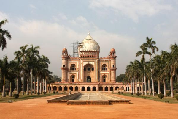 Picture of Safdarjung Tomb (India): Elegant lane with palm trees and Safdarjung Tomb