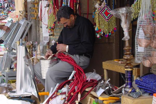 Fixing a waterpipe | Bazar de Esfahan | Iran