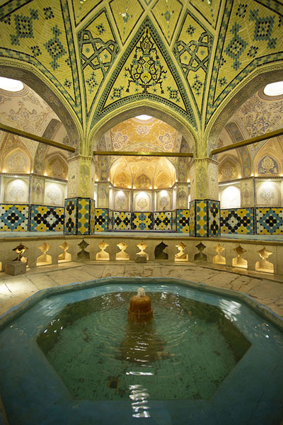 Photo de Central hall of one of the halls in the bathhouseKashan - Iran