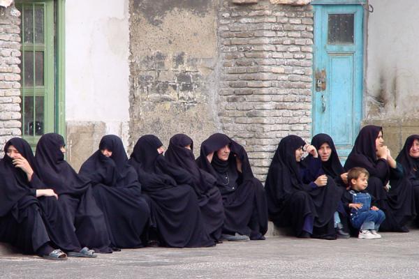 Picture of Women covering up in the streets of Iran