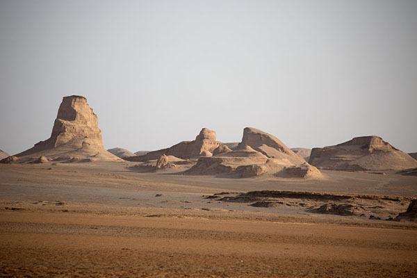 Foto de Lut desert landcape with kalutsLut - Irán