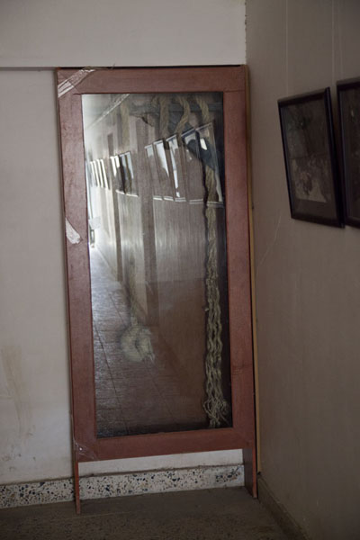 Picture of Amna Suraka prison (Iraq): Display of gallows formerly used in the infamous prison of Abu Ghraib in Baghdad