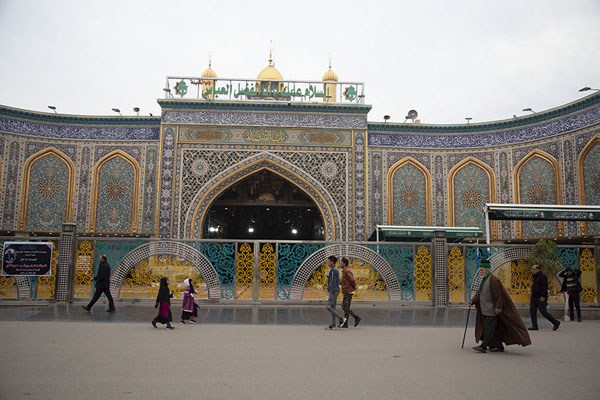 Foto van View of the Al-Abbas shrine in the morningKarbala - Irak