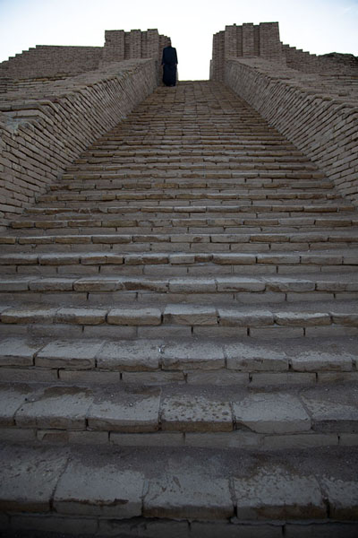 Foto di Looking up the stairs of the ziggurat of UrUr - Iraq