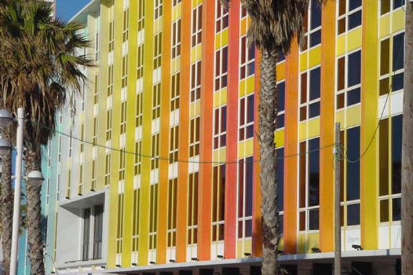 Colourful waterfront building | Riva di Tel Aviv | Israele