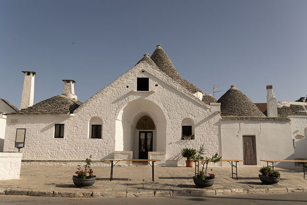 Foto van Trullo Severano, a museum housed in a traditional house in Alberobello - Italië - Europa