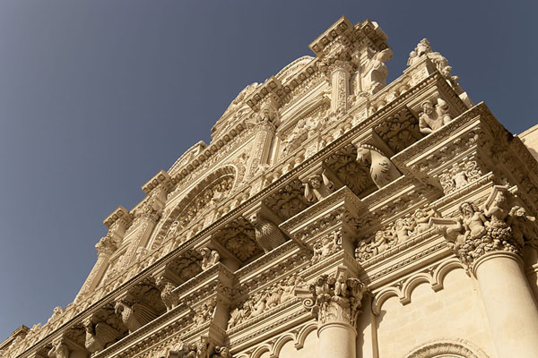 The richly decorated facade of the Basilica di Santa Croce | Lecce | Italië