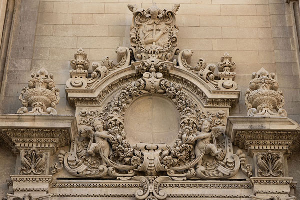 Foto van Sculpted decorations on a building in LecceLecce - Italië