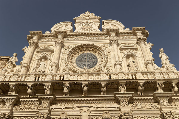 Foto van The upper part of the Basilica di Santa CroceLecce - Italië