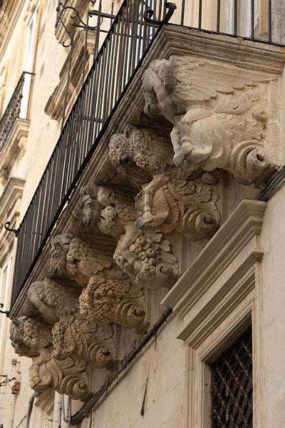 One of the many sculpted balconies in Lecce | Lecce | Italië