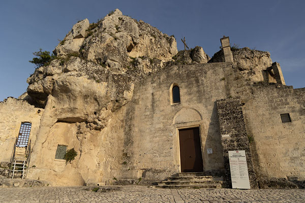 Photo de The rock church of Sant'Agostino in Matera - l'Italie - Europe
