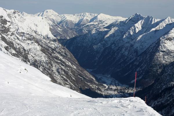 Picture of Monte Rosa skiing (Italy): Sesia valley seen from one of the skiing slopes of Monte Rosa