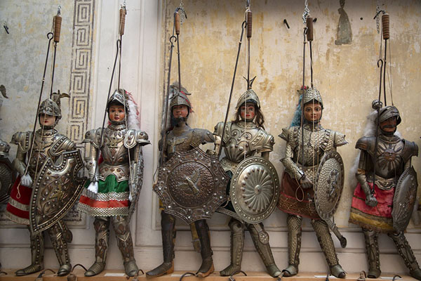 Picture of Marionette Museum (Italy): Marionettes of armoured soldiers in the Marionette Museum