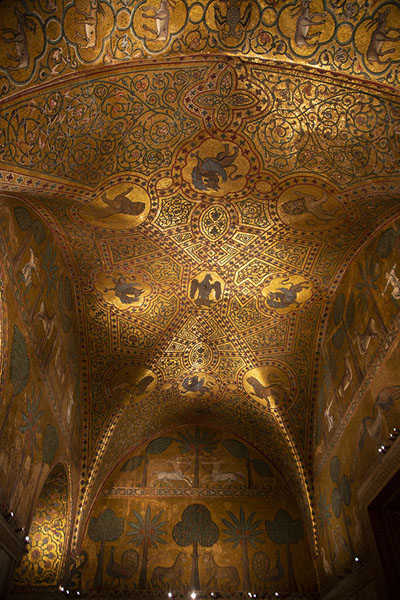 Picture of Palazzo dei Normanni (Italy): The intricately decorated ceiling of the Sala di Ruggero with hunting scenes the Palazzo dei Normanni