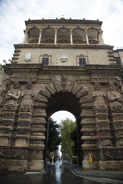 Picture of Palazzo dei Normanni (Italy): On the west side of the Palazzo dei Normanni, you can find the Porta Nuova
