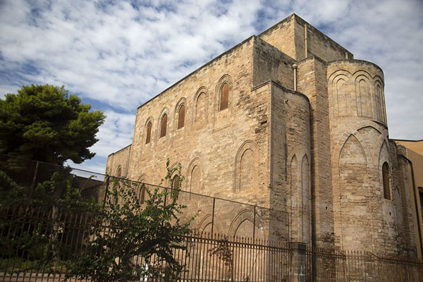 Picture of Palermo churches (Italy): The apsis of the Santissima Trinità del Cancelliere church, or La Magione, seen from the east side, in Kalsa district