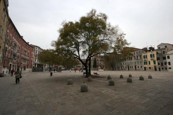 Picture of San Polo (Italy): Campo San Polo, one of the 6 sestieri of Venice