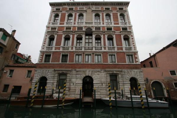 Picture of San Polo (Italy): Majestic canal palazzo in San Polo sestiere