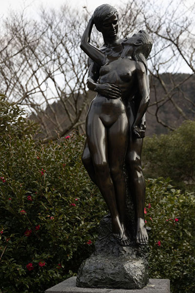 Foto di Unidos, a tender sculpture by SantiagoHakone - Giappone