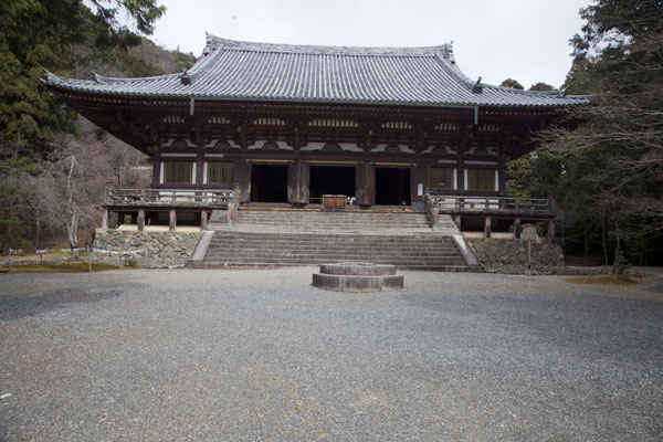 Foto di Giappone (Kondo hall seen from up front - the gold hall of the Jingo-ji temple complex)