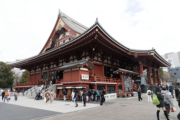 Foto di The main hall of Senso-ji templeTokio - Giappone