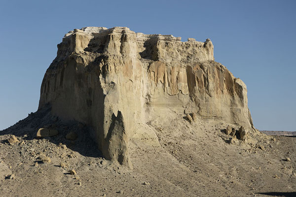 Foto de One of the rock formations of Sherkala in the Valley of the Castles at AiraktyAirakty - Kazajstán