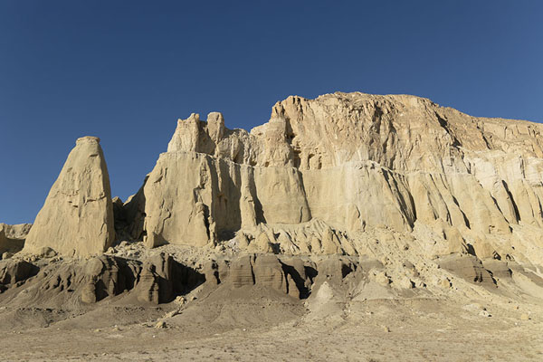 Pillars of rock in this mountain castle in the Valley of the Castles at Airakty | Airakty Valle de los Castillos | Kazajstán