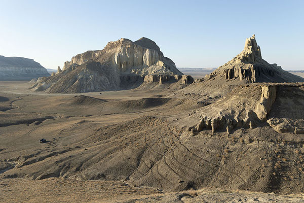 View of two capricious mountains | Airakty Valle de los Castillos | Kazajstán