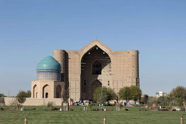 Photo de The mausoleums of Rabiga Sultan Begim and Khoja Ahmed YasawiTurkestan - Kazakhstan