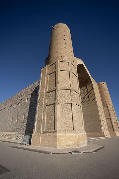 Side view of the mausoleum of Khoja Ahmed Yasawi | Mausolée de Khoja Ahmed Yasawi | Kazakhstan