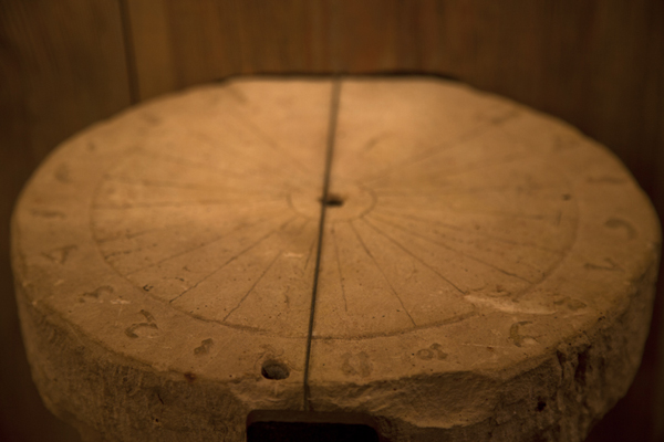 The stone sundial on display in Turaida Castle | Turaida Kasteel | Letland