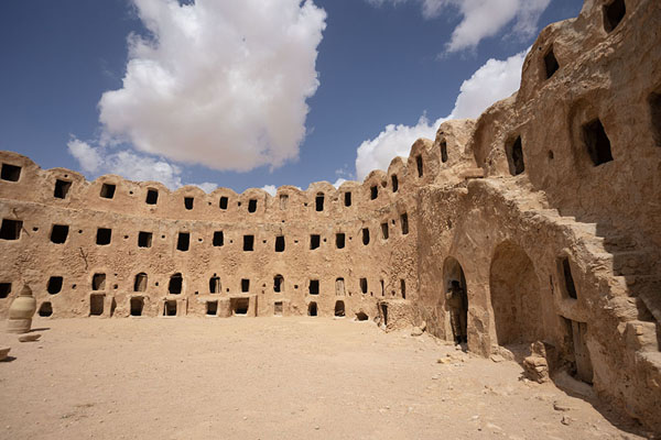 The interior of Qasr al-Hajj | Castelli granai | Libia
