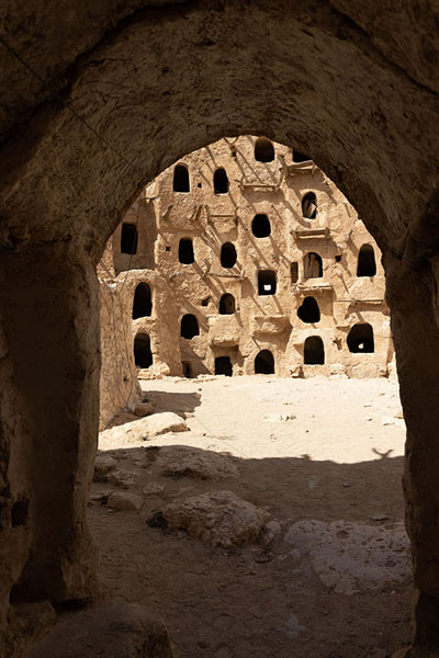 Foto van Entrance to the granary of the Kabaw palaceKastelen silos - Libië
