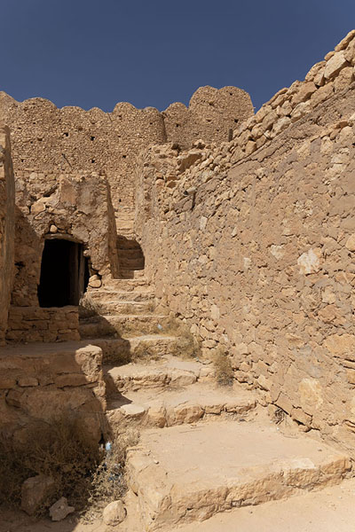 The steps leading up to the castle granary of Kabao palace | Castelli granai | Libia