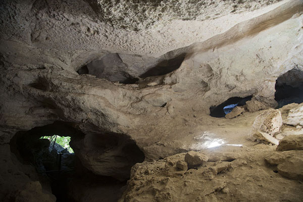 Photo de Caves and a tunnel brings you in the heart of the tsingyTsingy Bemaraha - Madagascar