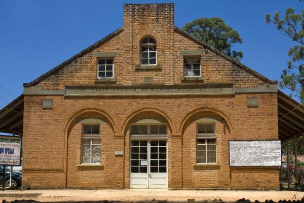 Foto van David Gordon Memorial Hospital is housed in this century-old building - Malawi - Afrika