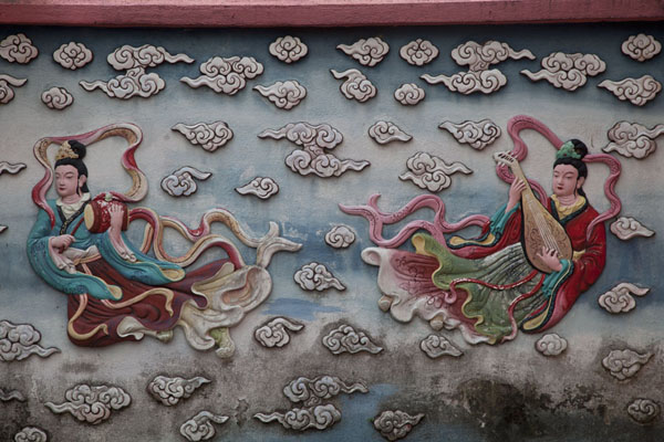 Detail of a decorated wall of Guan Yin temple | Kuala Lumpur Chinatown | Malaysia
