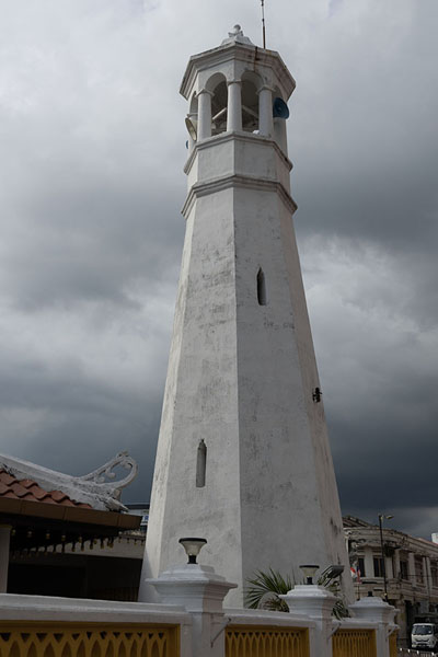 Foto di The minaret of the old Kampung Hulu mosque of MelakaMalacca - Malesia